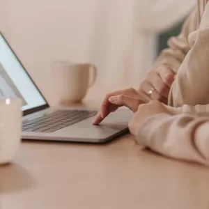 Read more about the article How These 6 Women Built 7-Figure Online Businesses